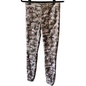 Anthropologie Pilcro and the Letterpress Velvet Soft Gray Camo Skinny Jeans 25